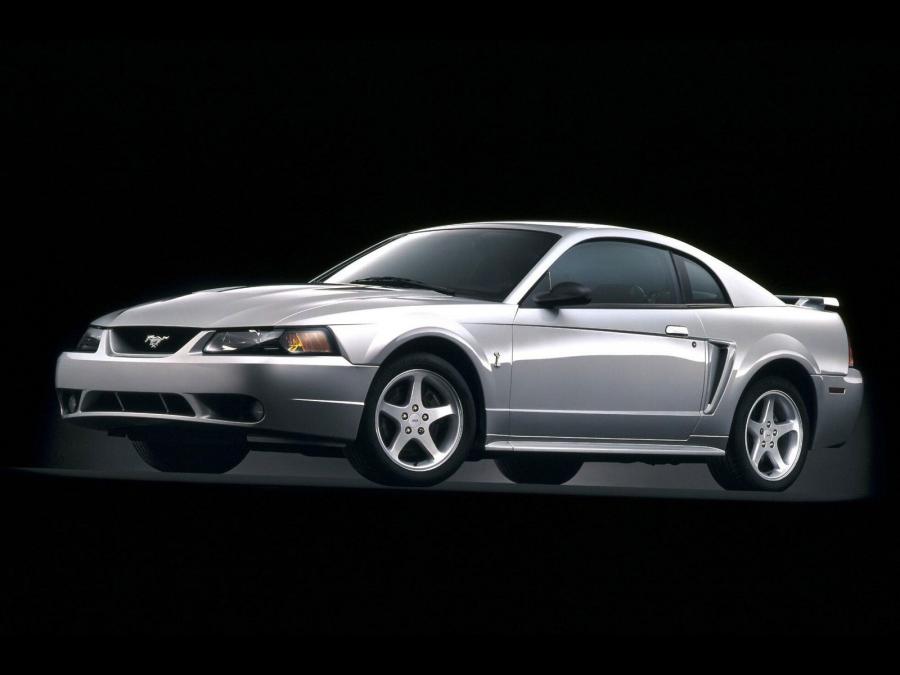  Ford Mustang SVT Cobra 2001 года  (фото 15 из 15)